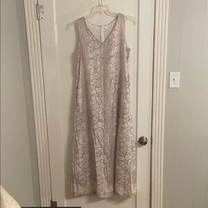 Chic Lace V-Neck Maxi Dress